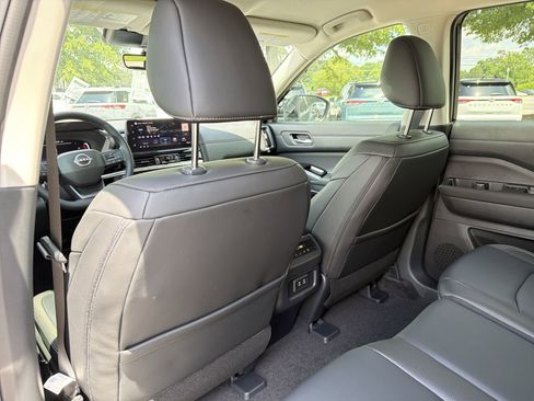 New 2026 Nissan Pathfinder SL FWD image 22