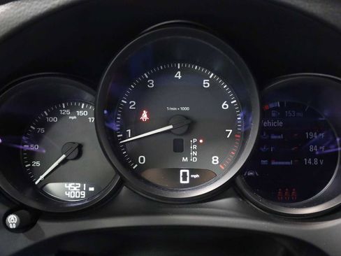 Certified 2025 Porsche Macan image 24