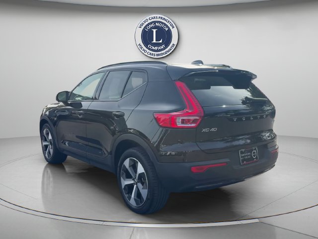 Used 2024 Volvo XC40 B5 Core AWD/4WD image 5