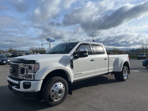 Used 2020 Ford F450 Platinum w/ Camper Package AWD/4WD image 35