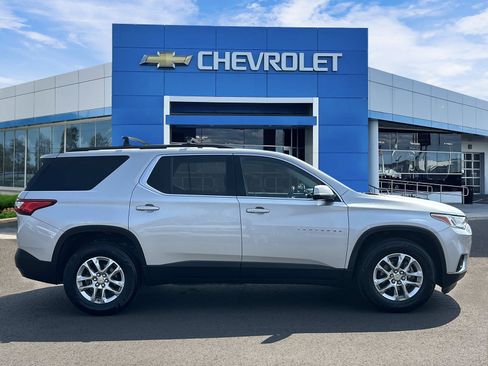 Certified 2020 Chevrolet Traverse LT FWD image 5