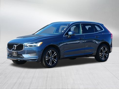 Used 2018 Volvo XC60 T6 Momentum w/ Vision Package AWD/4WD image 3