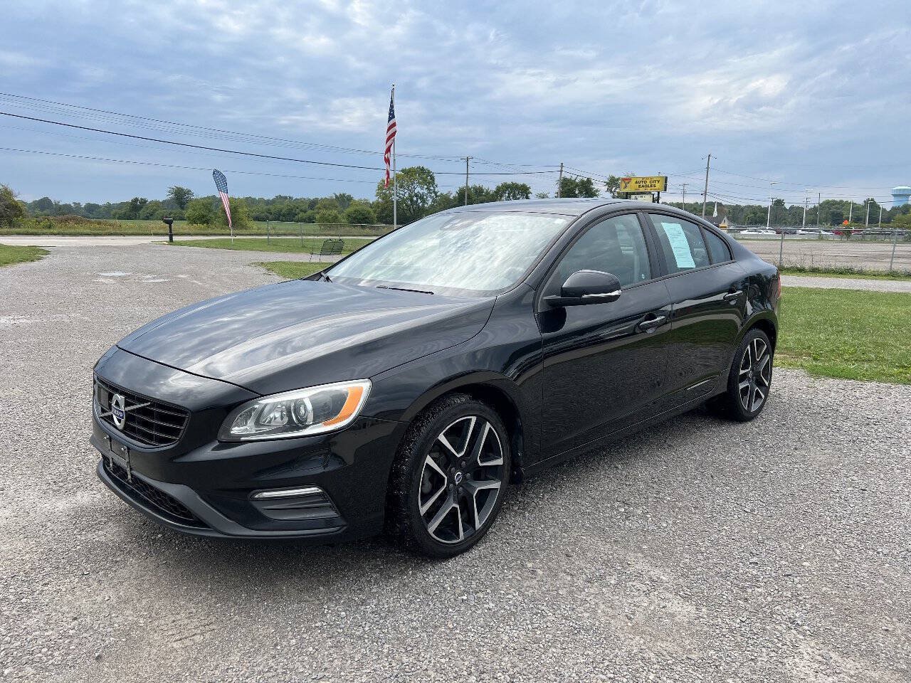 Used 2018 Volvo S60 T5 Dynamic w/ Vision Package FWD image 1