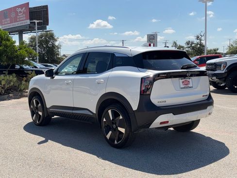 Used 2025 Nissan Kicks SR w/ SR Premium Package AWD/4WD image 6