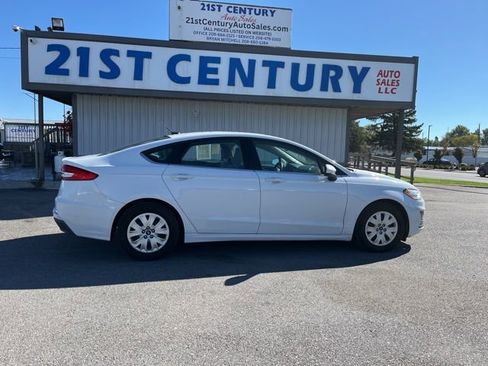 Used 2019 Ford Fusion S image 1