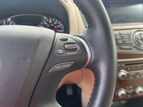 Used 2020 Nissan Pathfinder Platinum image 15