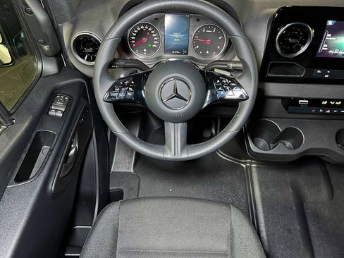 Used 2025 Mercedes-Benz Sprinter 2500 image 30