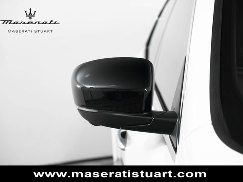 New 2024 Maserati Levante GT Ultima AWD/4WD image 13