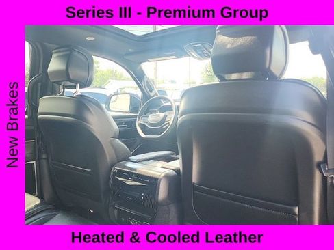 Used 2023 Jeep Wagoneer Series III w/ Premium Group I AWD/4WD image 21