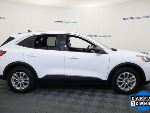 Used 2022 Ford Escape SE image 4