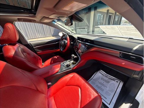 Used 2019 Toyota Camry XSE FWD image 5