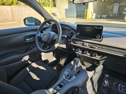 Certified 2025 Honda HR-V Sport image 10