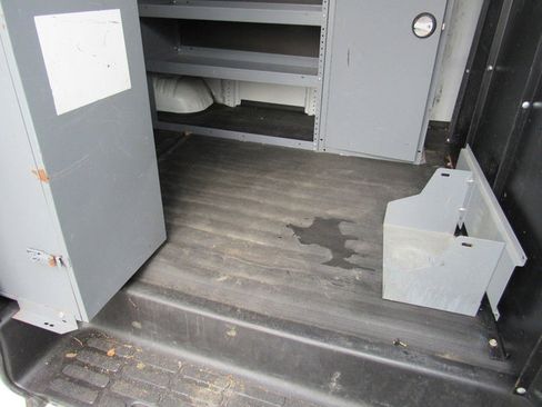 Used 2014 Chevrolet Express 1500 RWD image 17