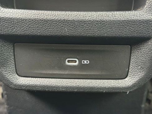 Used 2022 Volkswagen Taos SE image 8