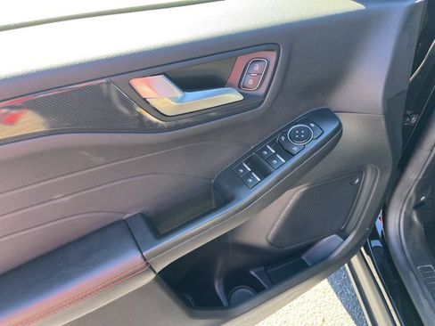 Used 2025 Ford Escape ST-Line image 8