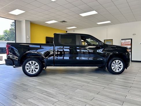 Used 2021 Chevrolet Silverado 1500 Custom w/ Safety Confidence Package RWD image 5