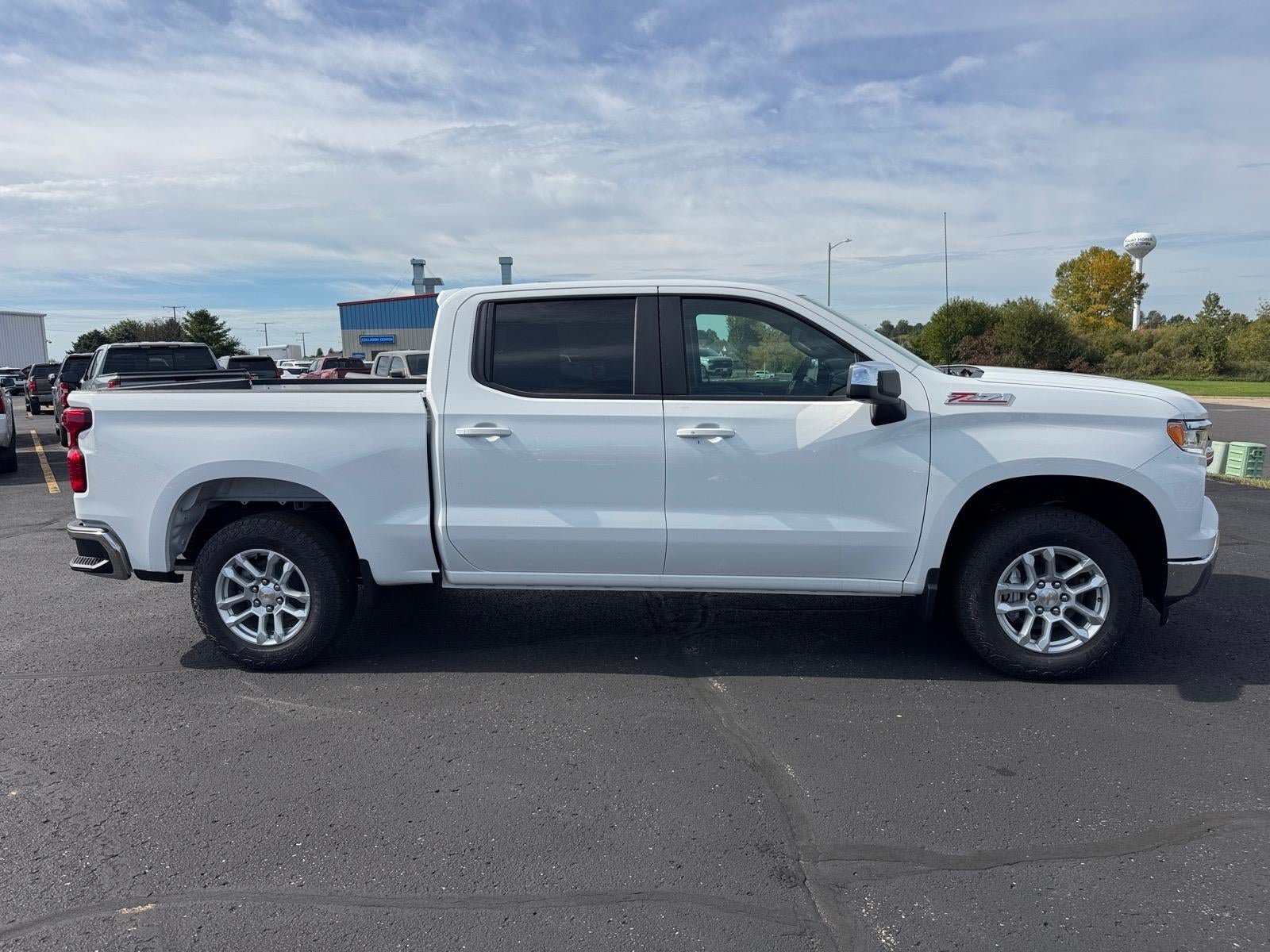 New 2026 Chevrolet Silverado 1500 LT w/ Z71 Off-Road Package AWD/4WD image 2