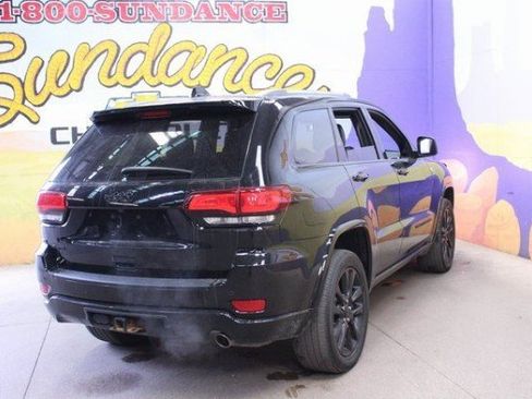 Used 2020 Jeep Grand Cherokee Altitude image 5