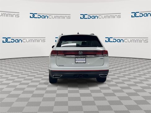 Used 2024 Volkswagen Atlas SE image 7