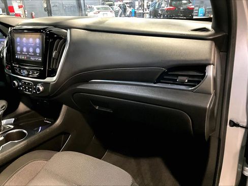 Used 2022 Chevrolet Traverse LT AWD/4WD image 13