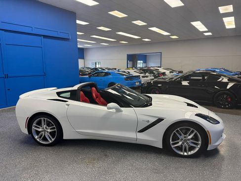 Used 2015 Chevrolet Corvette Stingray Coupe RWD image 5