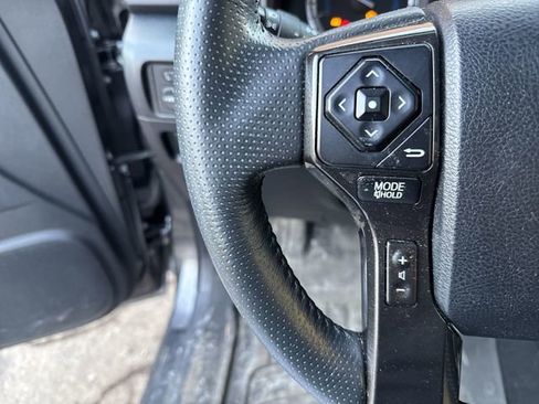 Used 2019 Toyota 4Runner TRD Off-Road Premium image 11