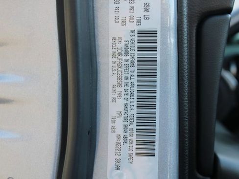 Used 2018 Jeep Grand Cherokee Laredo image 16