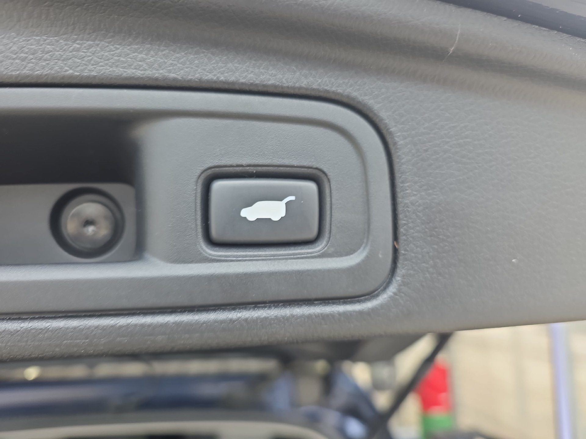 Used 2018 Honda Pilot Touring image 13