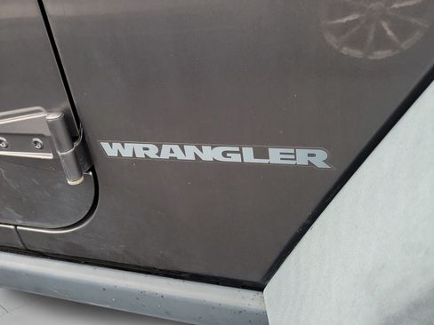Used 2014 Jeep Wrangler Sport AWD/4WD image 17