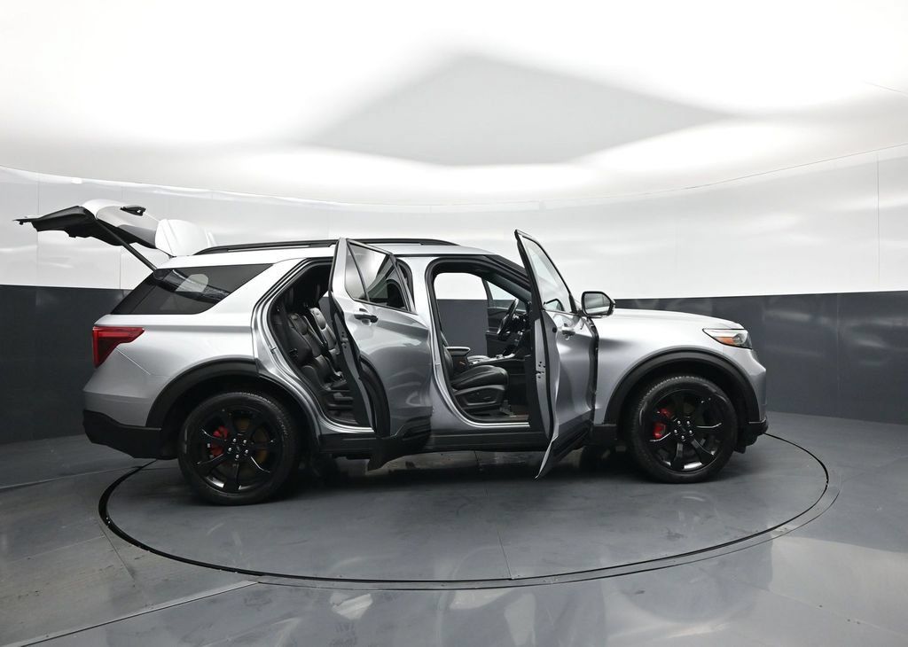 Used 2023 Ford Explorer ST w/ Equipment Group 401A AWD/4WD image 4