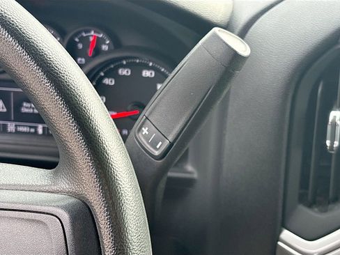 Used 2025 Chevrolet Silverado 2500 Custom w/ Custom Value Package image 17