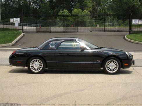 Used 2002 Ford Thunderbird image 9