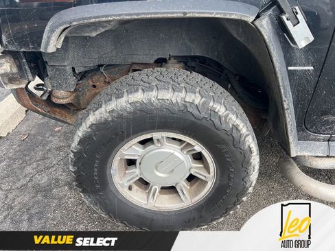 Used 2004 HUMMER H2 w/ Preferred Equipment Group image 9