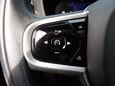 Used 2022 Volvo XC60 T8 Inscription w/ Advanced Package image 20