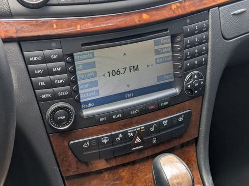 Used 2005 Mercedes-Benz E 500 Sedan image 17