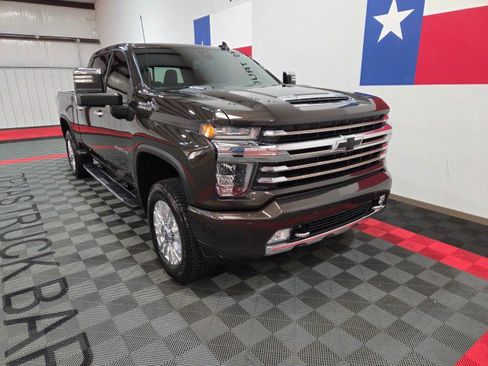 Used 2020 Chevrolet Silverado 2500 High Country w/ Z71 Off-Road Package image 16