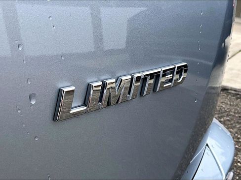 Used 2017 Toyota RAV4 Limited w/ Advanced Technology Package image 8