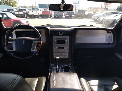 Used 2008 Lincoln Navigator 4WD image 19