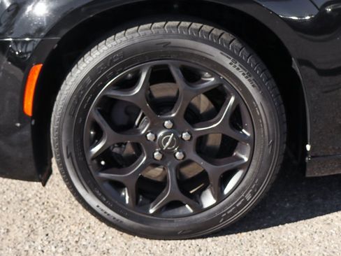 Used 2020 Chrysler 300 S image 40