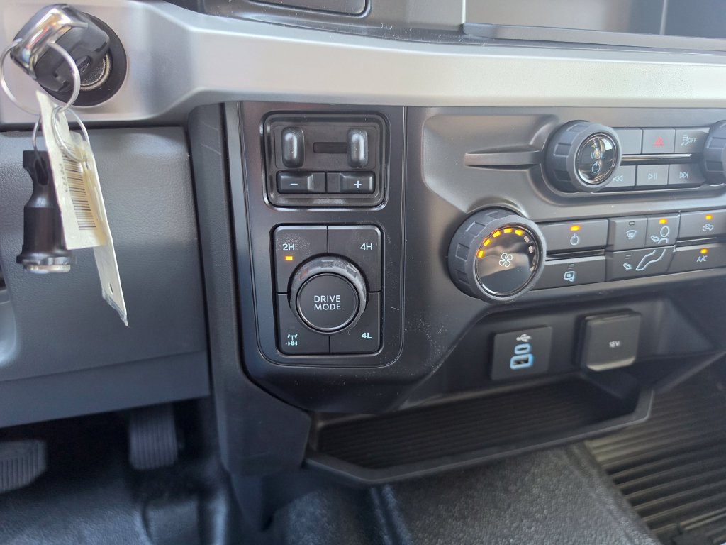 New 2026 Ford F250 XL w/ XL Off-Road Package AWD/4WD image 27