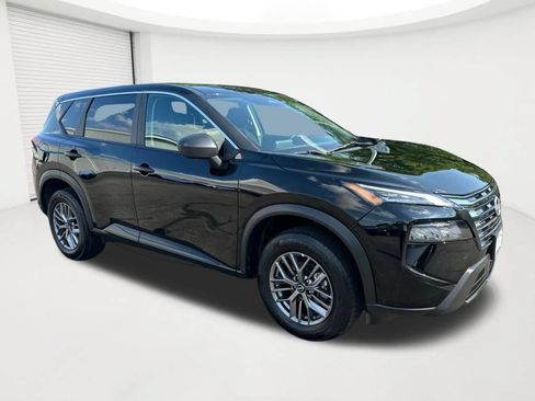 Used 2024 Nissan Rogue S AWD/4WD image 3