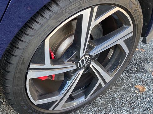 Certified 2024 Volkswagen GTI SE w/ SE Leather Seats Package image 20