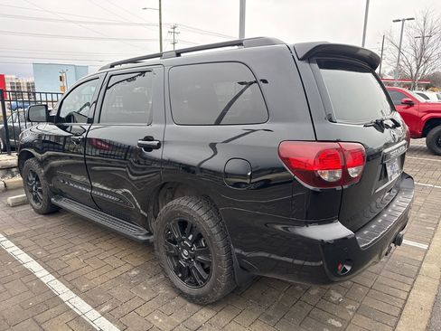 Used 2018 Toyota Sequoia TRD Sport image 4