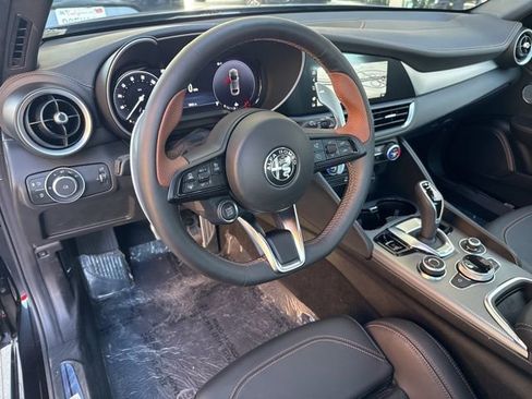 Used 2025 Alfa Romeo Giulia w/ Driving Assist Package image 12