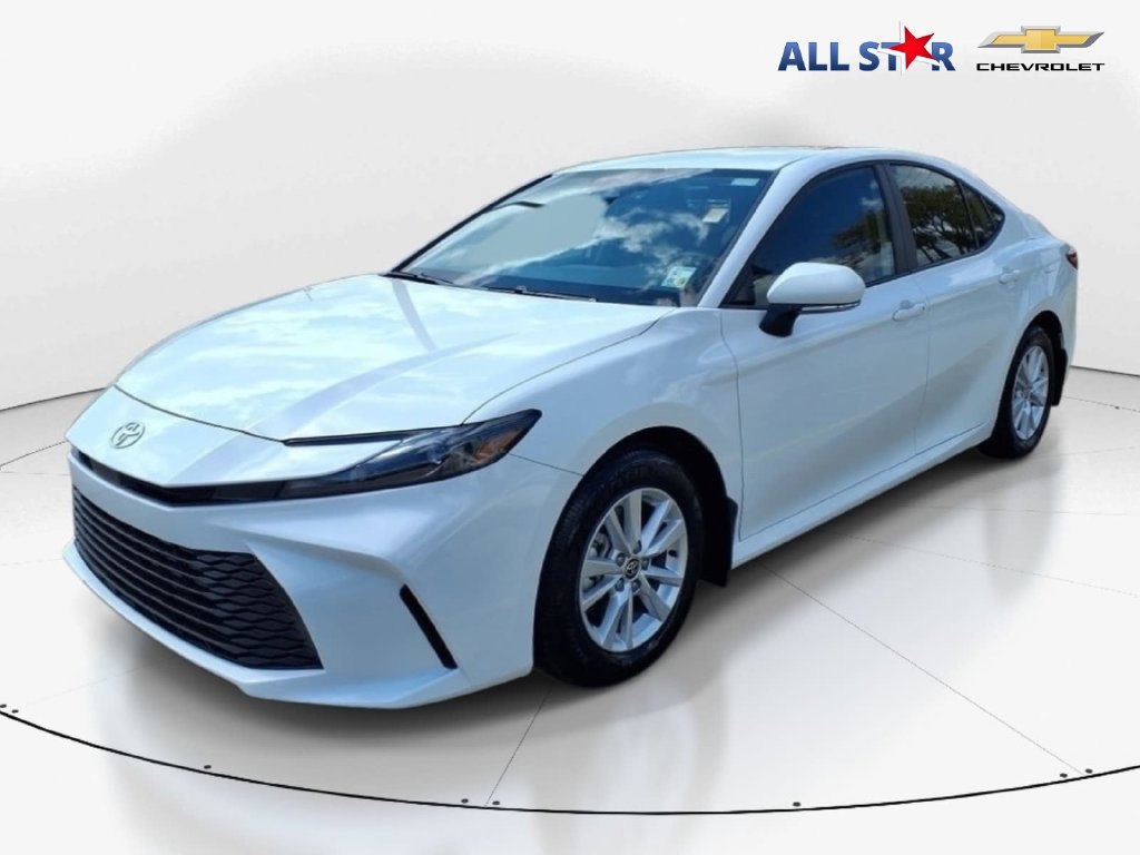 Used 2025 Toyota Camry LE FWD image 3