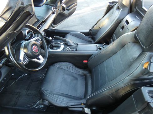 Used 2017 FIAT 124 Spider Lusso image 36