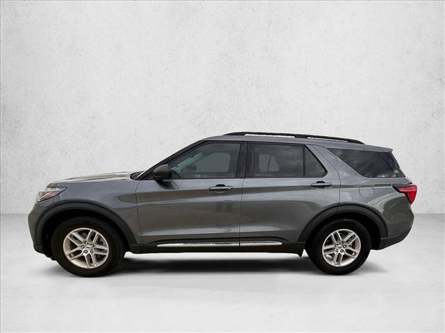 Used 2025 Ford Explorer Active w/ Active Comfort Package RWD image 4