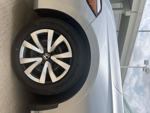 Used 2024 Honda Civic LX image 9