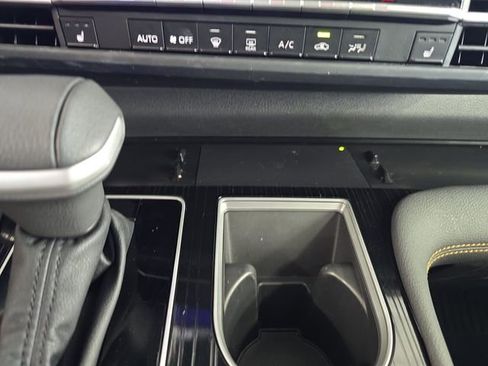 Used 2025 Toyota Sienna XLE Woodland Edition AWD/4WD image 24