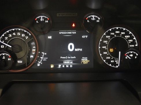 Used 2017 RAM 1500 Rebel w/ Luxury Group image 31